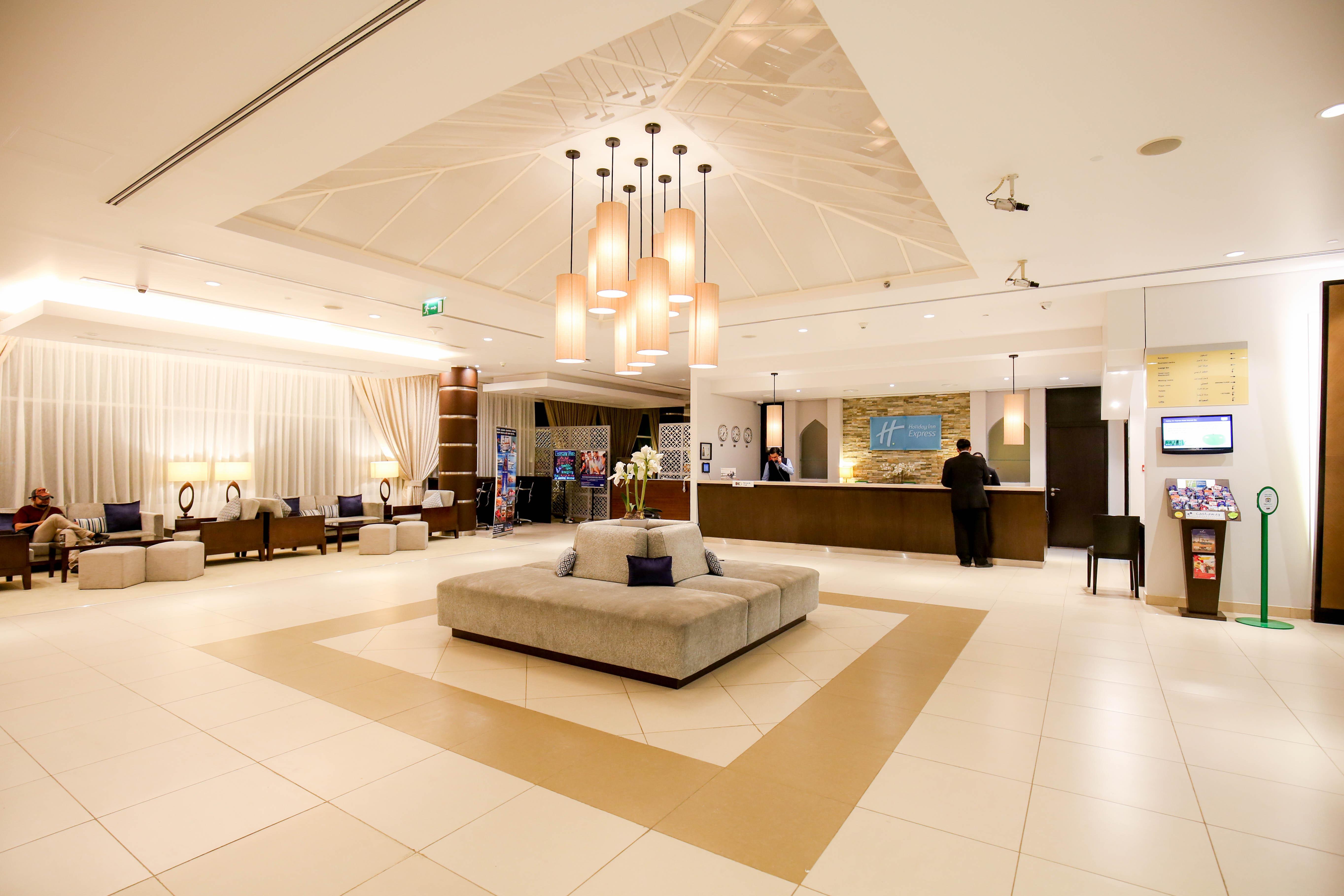 Holiday Inn Express Dubai Internet City By Ihg Zewnętrze zdjęcie