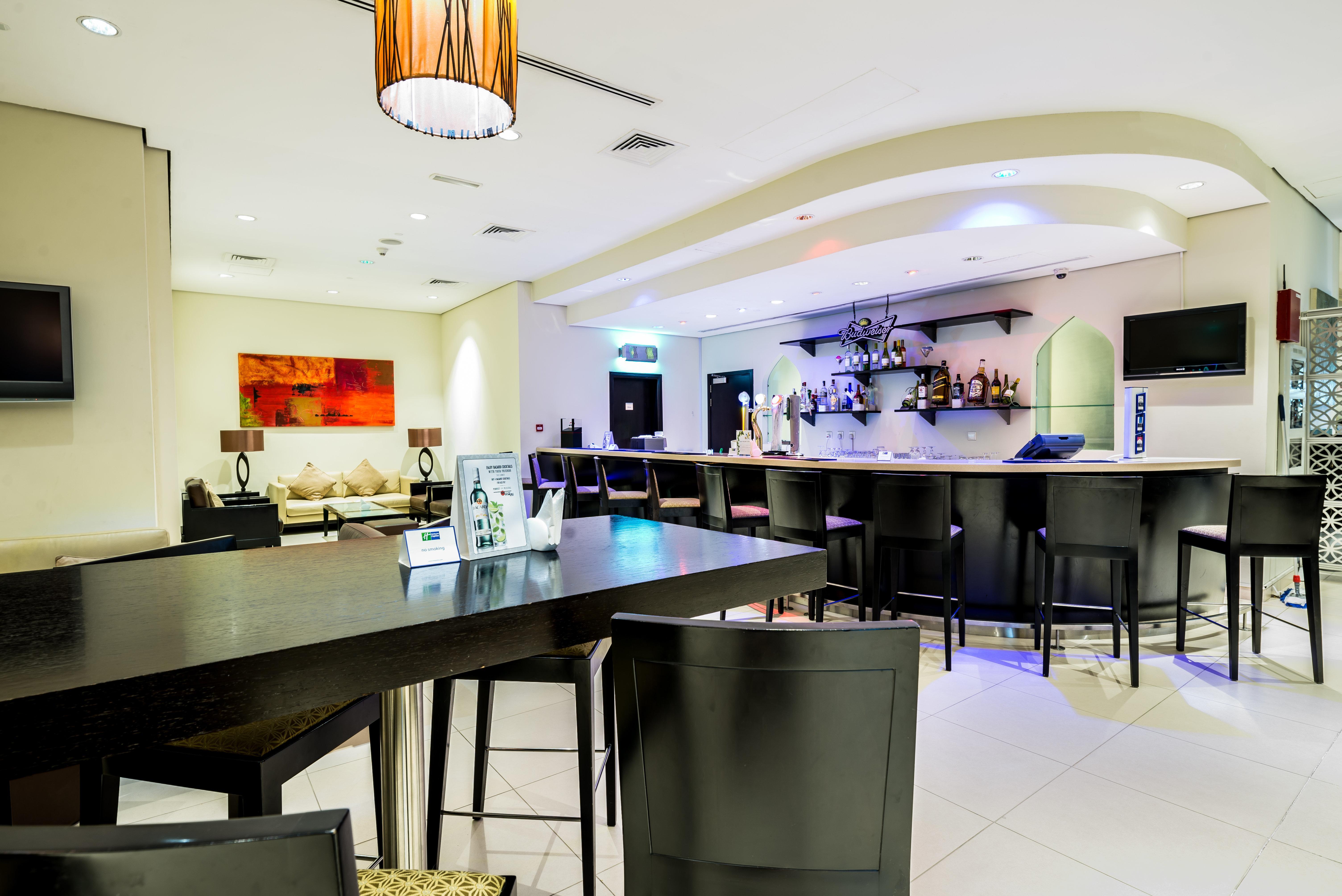 Holiday Inn Express Dubai Internet City By Ihg Zewnętrze zdjęcie